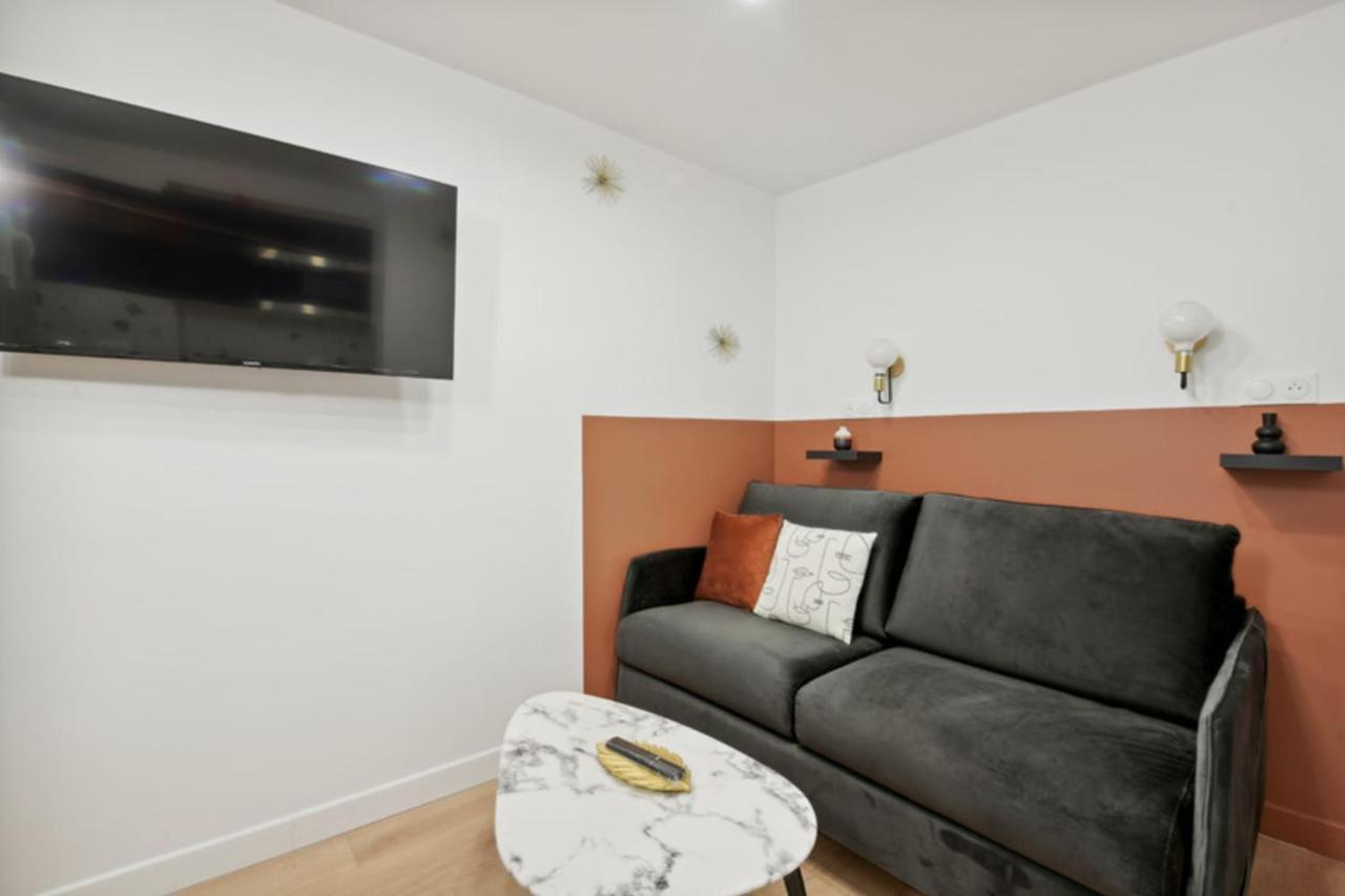 342 Elena - Stunning Parisian Appartement *